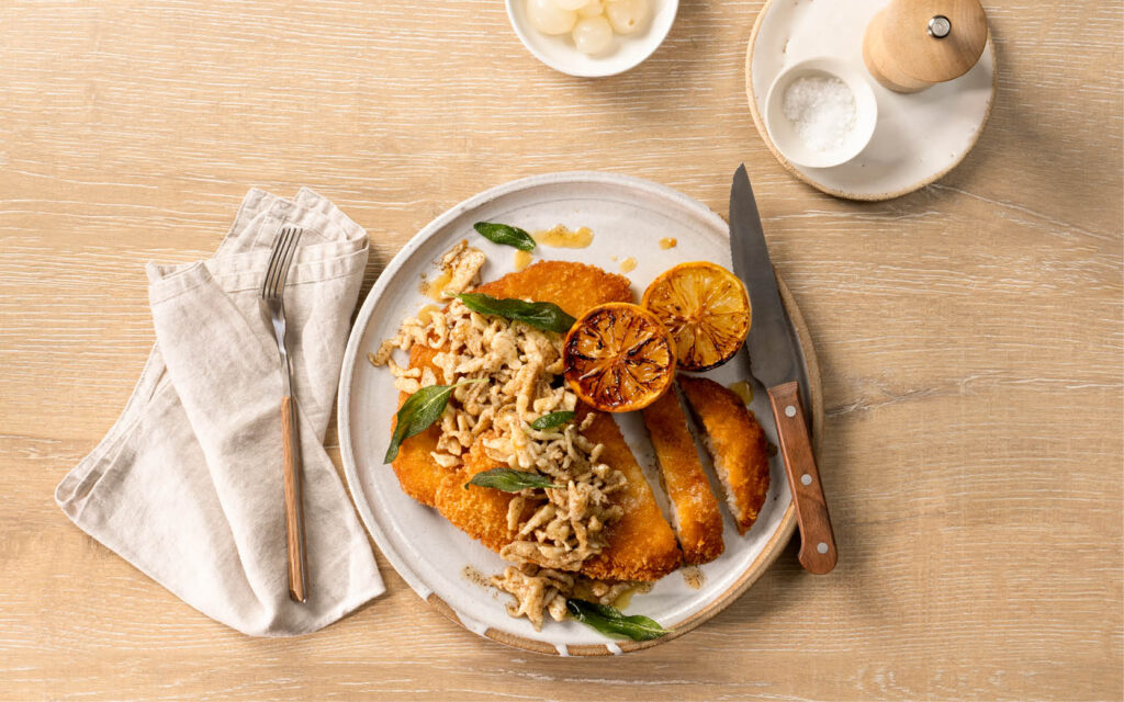 Farmyard Chicken schnitzel blog spaetzle 800x500 1